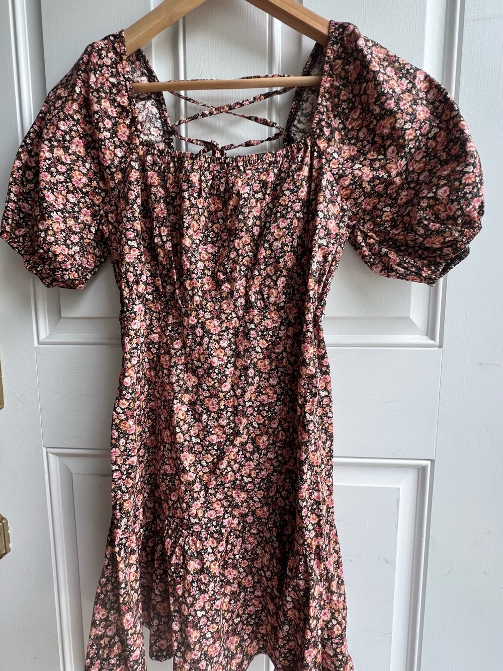 Lush Black Floral Puff-Sleeve Midi Dress with Pink and Cream Blossoms